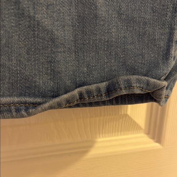 Levi’s | 724 High Rise Straight Crop Jeans - Picture 3 of 10
